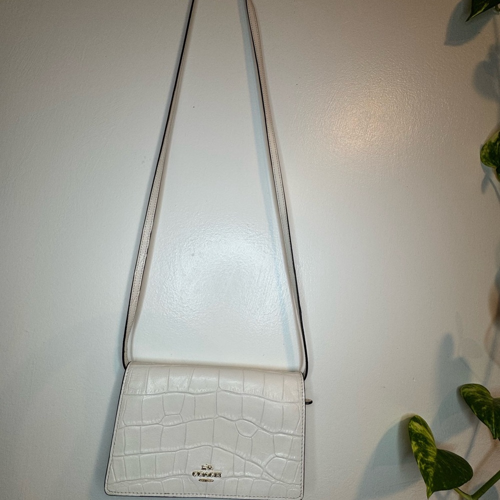 Coach White Crossbody Bag-Reposhing